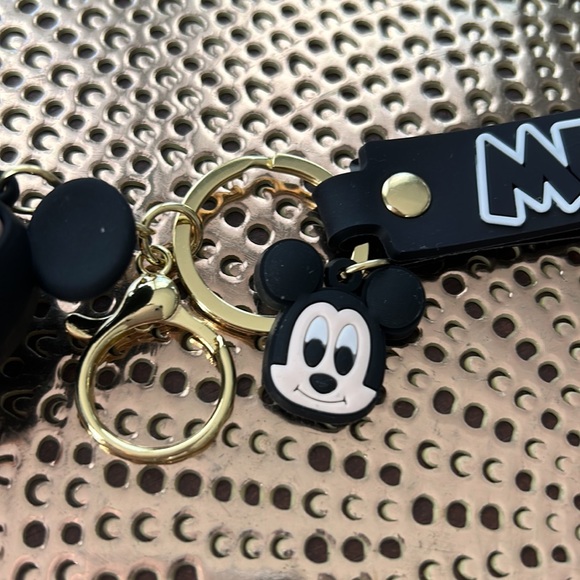 Mickey Mouse Keychain with gold tone lobster claw. - Picture 2 of 4